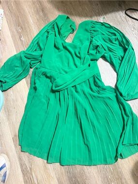 Jessica Simpson Ruched Green Pleated Dress with bow